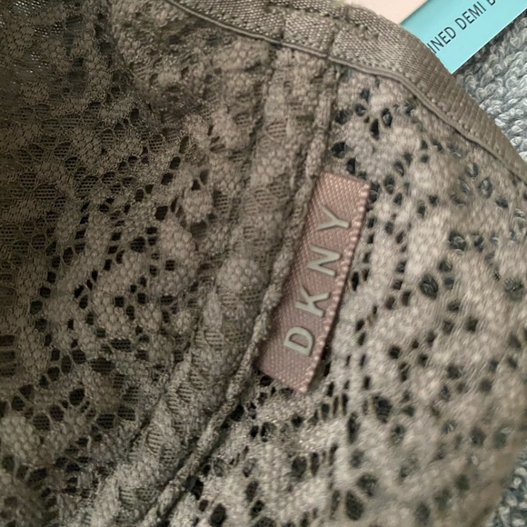 Brand New DKNY Bra - Picture 7 of 8